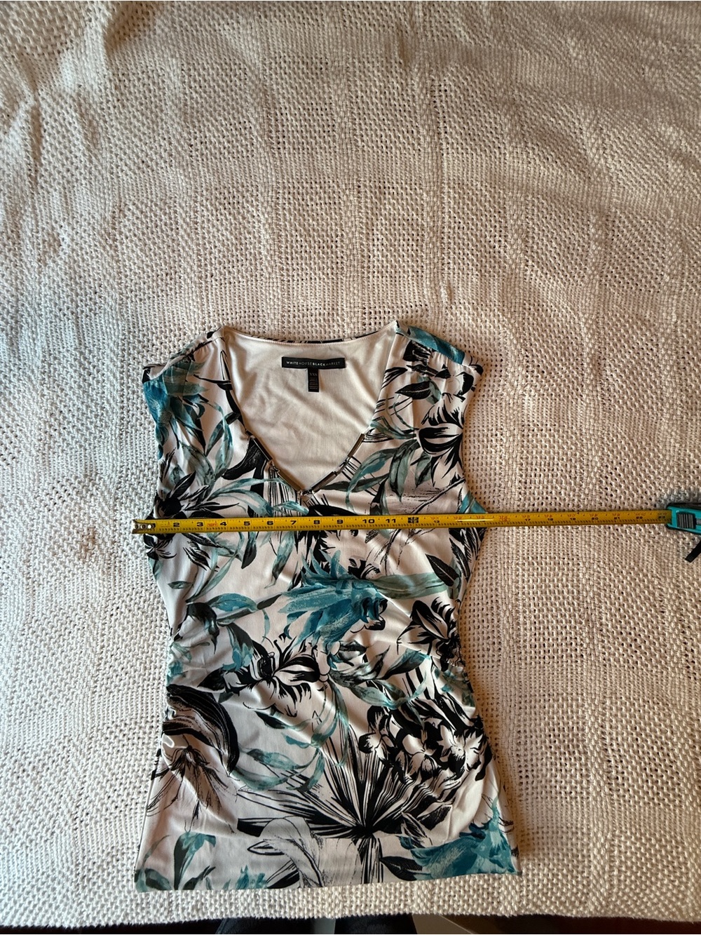 White House Black Market Black, White & Teal Floral Stretch Tank
